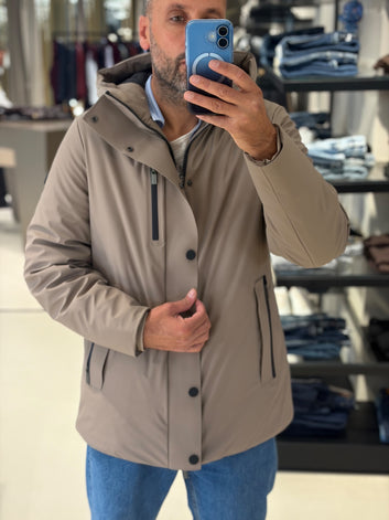 Parka uomo tortora in microfibra tecnica con cappuccio – MarkUp