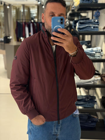 Bomber uomo bordeaux in microfibra tecnica – MarkUp