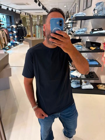 T Shirt Over D