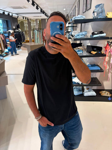 T Shirt Over D