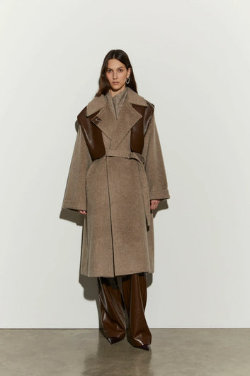 Cappotto lungo con cintura in vita e gilet removibile in similpelle – Isabelle Blanche