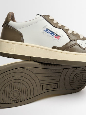 Sneakers Medalist Low bianche e chocolate – Autry